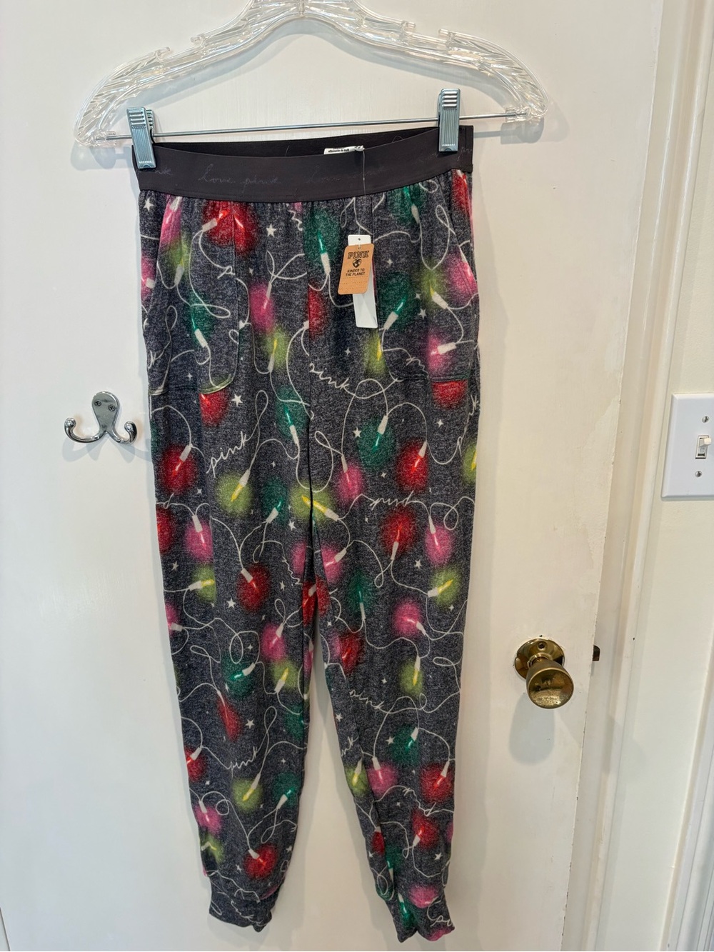 Victorias Secret PINK Plush Holiday Light Print Jogger Pants - Charcoal Multi